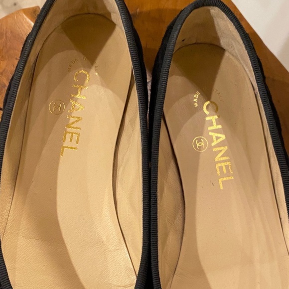 CHANEL Black Bow Accent Flats - Picture 3 of 10